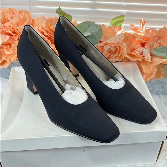 Nine West Heels Size 8 - Picture 1 of 9